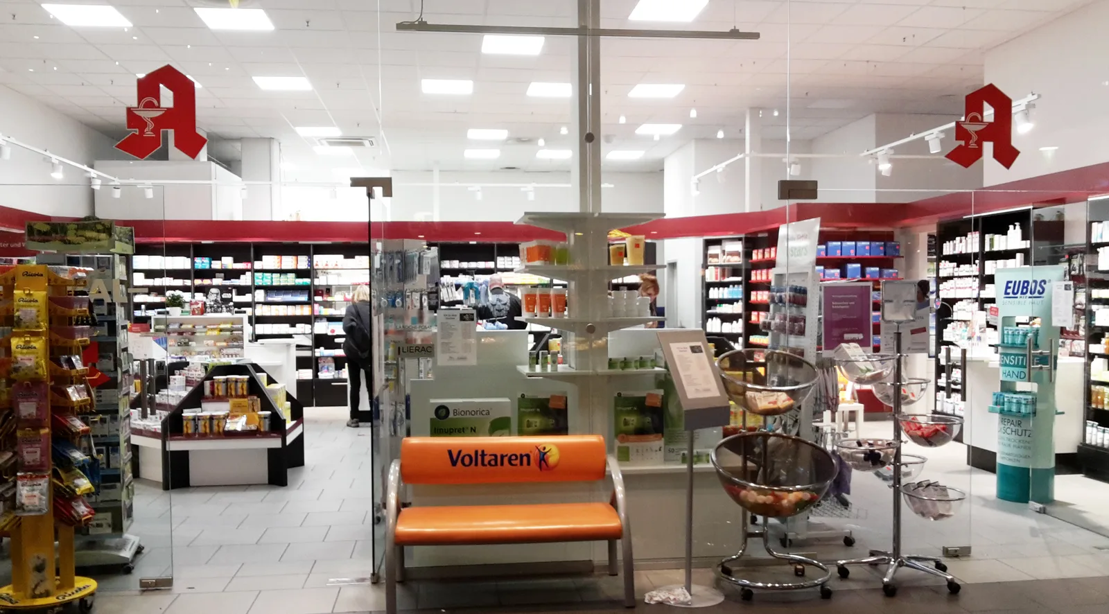 Außenansicht Zentral Apotheke in der Arena